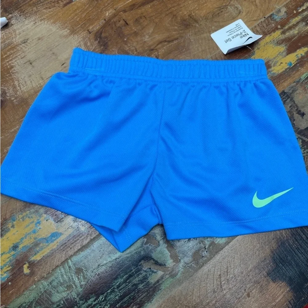 NWT Nike Girls 2 Piece Shorts Set - Picture 5 of 7